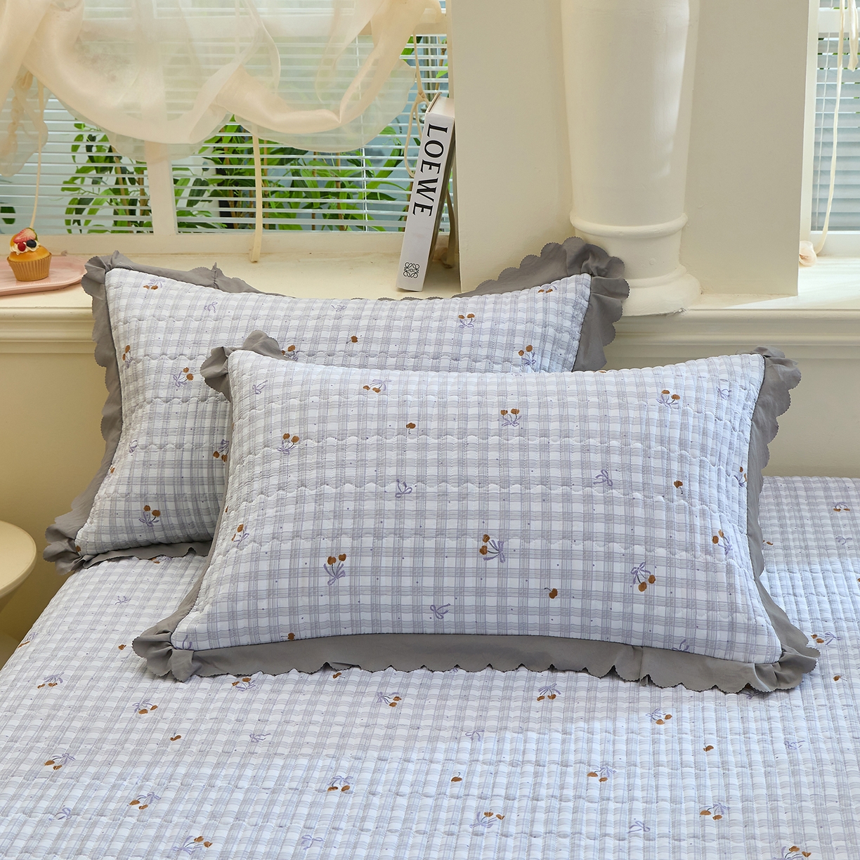 91家纺网 家纺一手货源 找家纺 彩亿家纺 2026新款A类古法水洗仿棉蕾丝床盖三件套 樱桃结