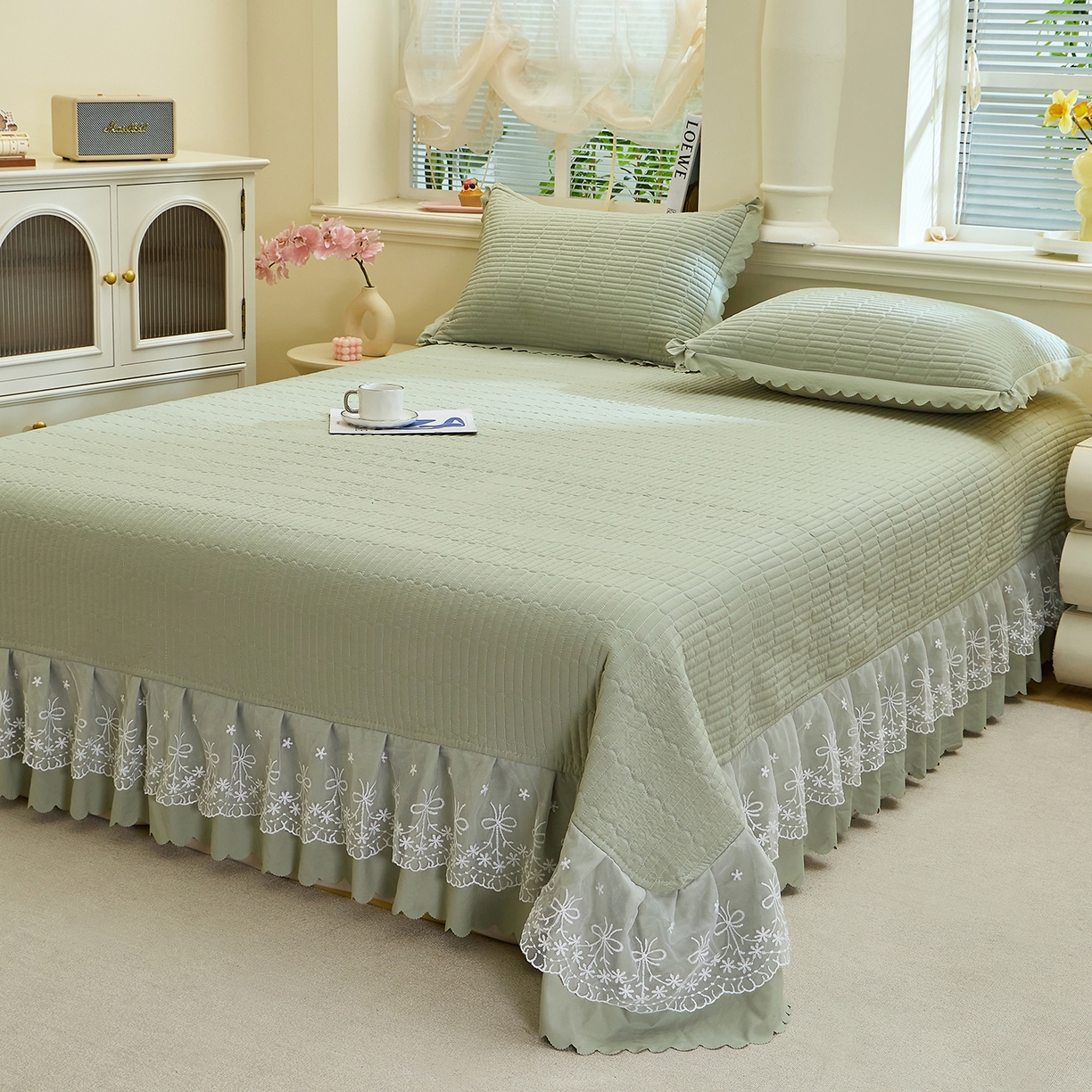 91家纺网 家纺一手货源 找家纺 彩亿家纺 2026新款A类古法水洗仿棉蕾丝床盖三件套 苹果绿