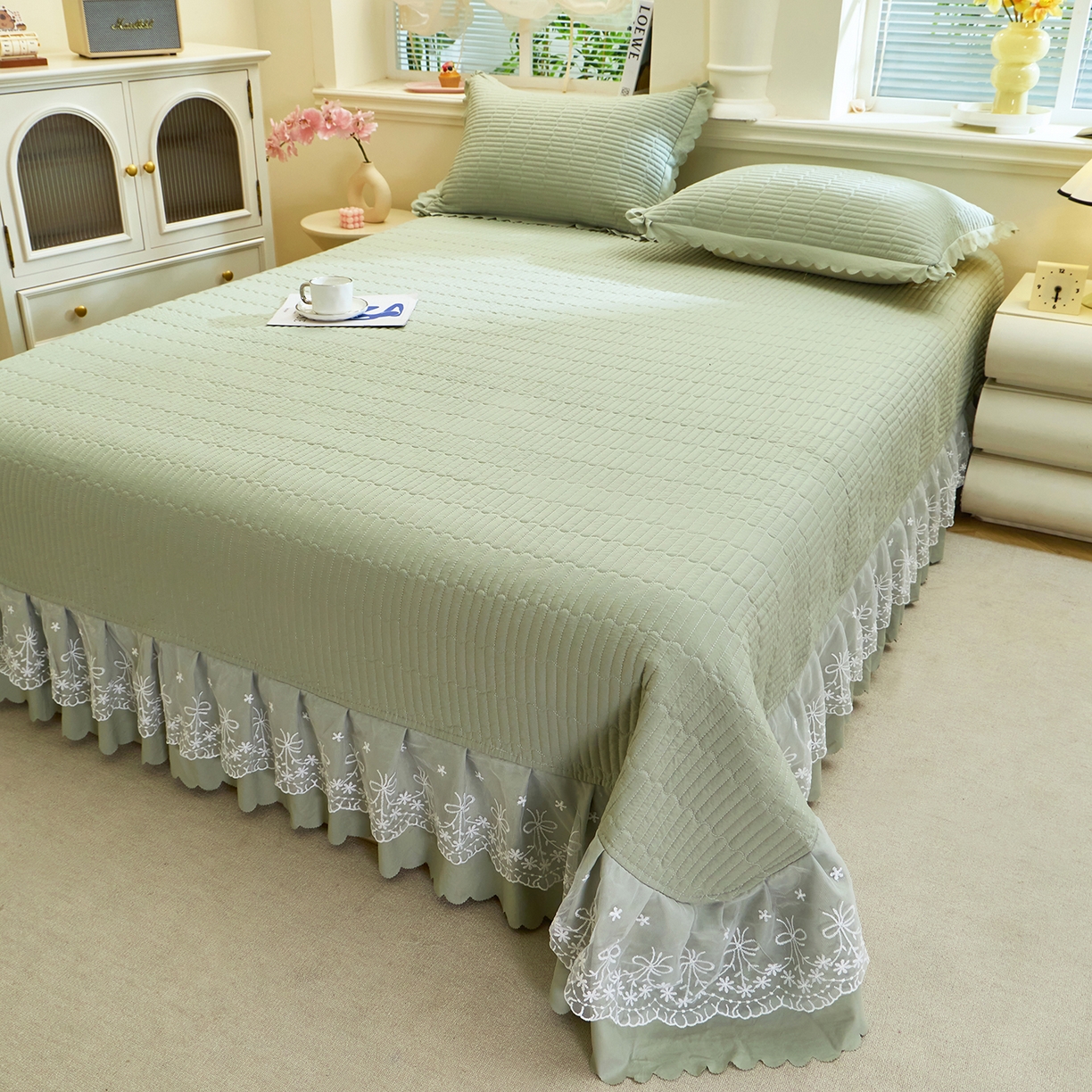 91家纺网 家纺一手货源 找家纺 彩亿家纺 2026新款A类古法水洗仿棉蕾丝床盖三件套 苹果绿