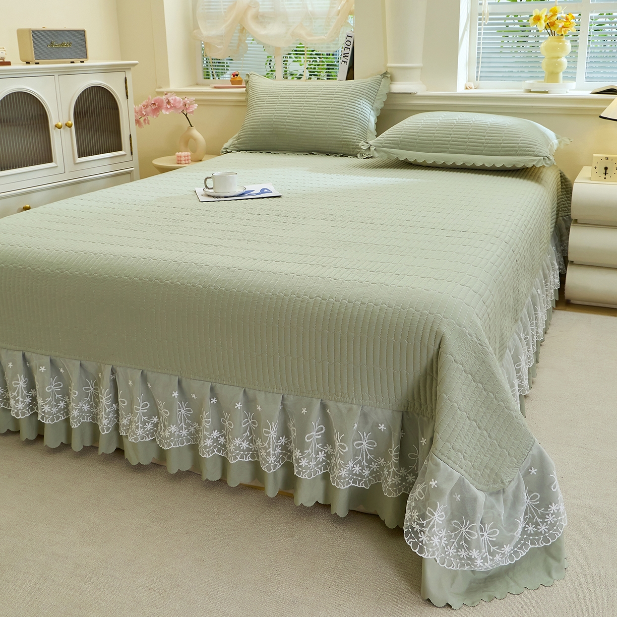 91家纺网 家纺一手货源 找家纺 彩亿家纺 2026新款A类古法水洗仿棉蕾丝床盖三件套 苹果绿