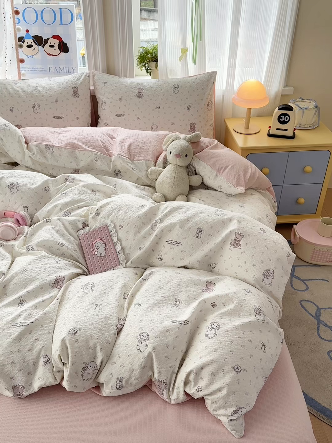 91家纺网 家纺一手货源 找家纺 佳鸿 2026新款泡芙棉软糯糯高克重110克四件套学生宿舍三件套单被套 花园兔