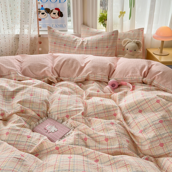 91家纺网 家纺一手货源 找家纺 佳鸿 2026新款泡芙棉软糯糯高克重110克四件套学生宿舍三件套单被套 爱心格