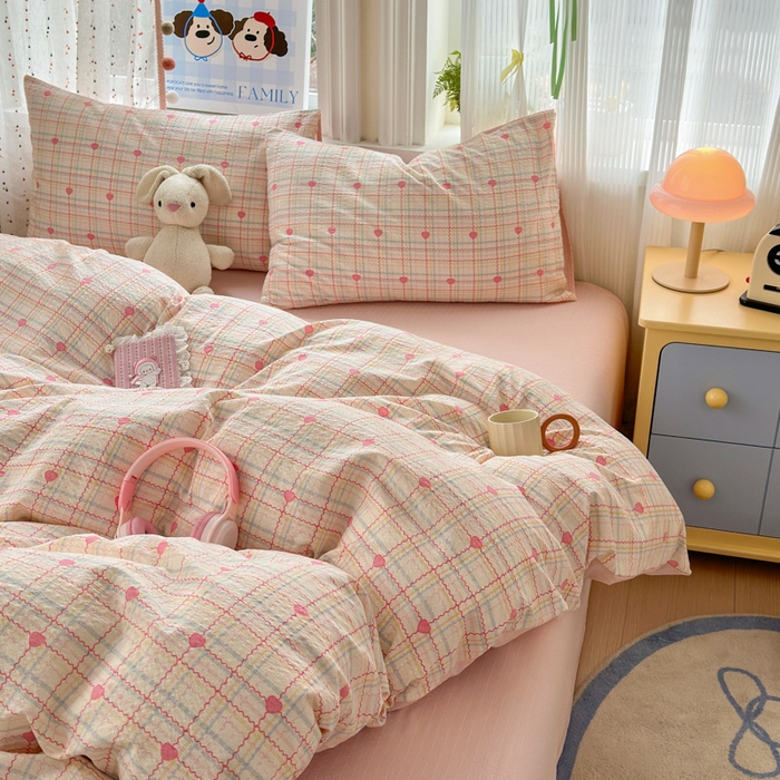 91家纺网 家纺一手货源 找家纺 佳鸿 2026新款泡芙棉软糯糯高克重110克四件套学生宿舍三件套单被套 爱心格