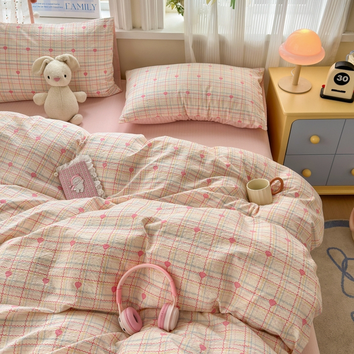 91家纺网 家纺一手货源 找家纺 佳鸿 2026新款泡芙棉软糯糯高克重110克四件套学生宿舍三件套单被套 爱心格