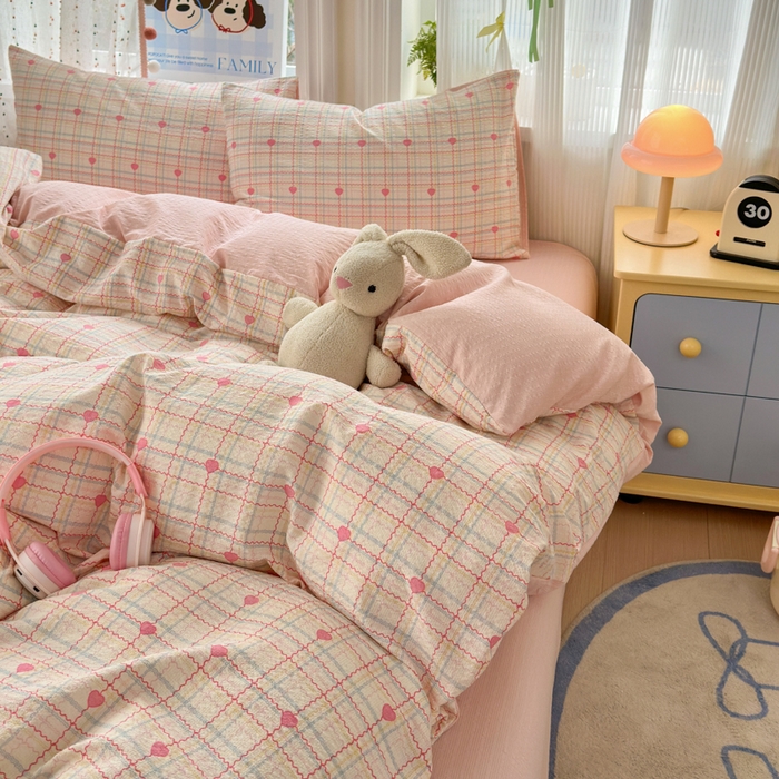 91家纺网 家纺一手货源 找家纺 佳鸿 2026新款泡芙棉软糯糯高克重110克四件套学生宿舍三件套单被套 爱心格