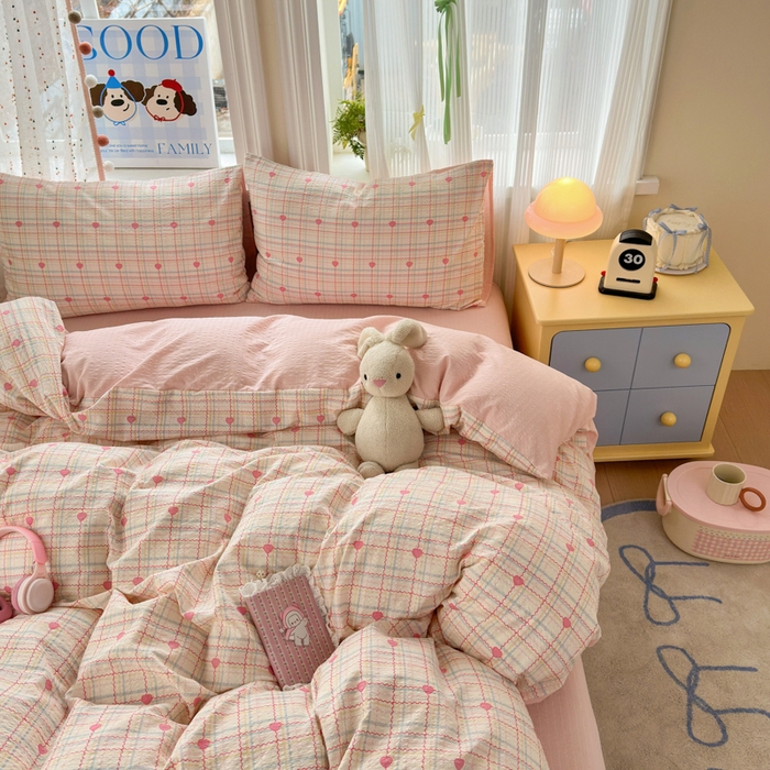 91家纺网 家纺一手货源 找家纺 佳鸿 2026新款泡芙棉软糯糯高克重110克四件套学生宿舍三件套单被套 爱心格