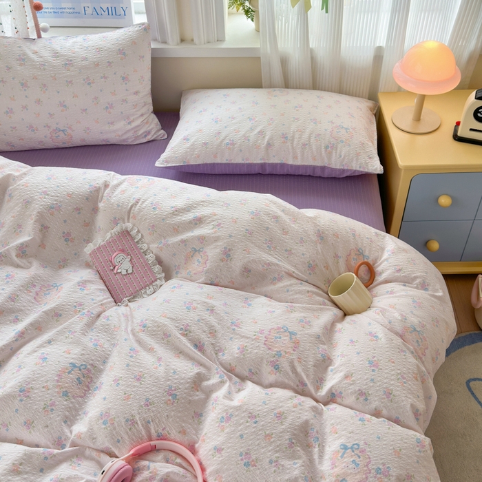 91家纺网 家纺一手货源 找家纺 佳鸿 2026新款泡芙棉软糯糯高克重110克四件套学生宿舍三件套单被套 花语织梦