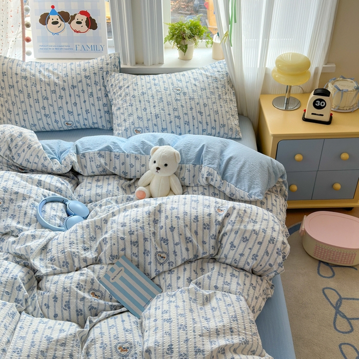 91家纺网 家纺一手货源 找家纺 佳鸿 2026新款泡芙棉软糯糯高克重110克四件套学生宿舍三件套单被套 蓝花小马