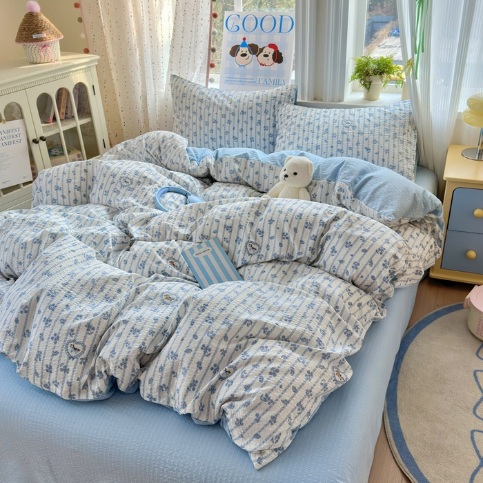 91家纺网 家纺一手货源 找家纺 佳鸿 2026新款泡芙棉软糯糯高克重110克四件套学生宿舍三件套单被套 蓝花小马