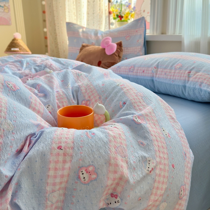 91家纺网 家纺一手货源 找家纺 佳鸿 2026新款泡芙棉软糯糯高克重110克四件套学生宿舍三件套单被套 kt喵喵蓝