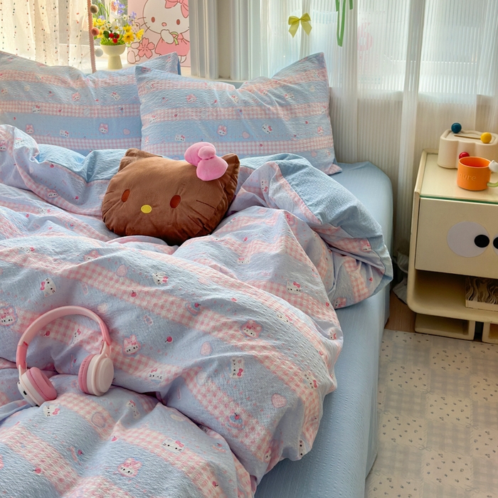 91家纺网 家纺一手货源 找家纺 佳鸿 2026新款泡芙棉软糯糯高克重110克四件套学生宿舍三件套单被套 kt喵喵蓝