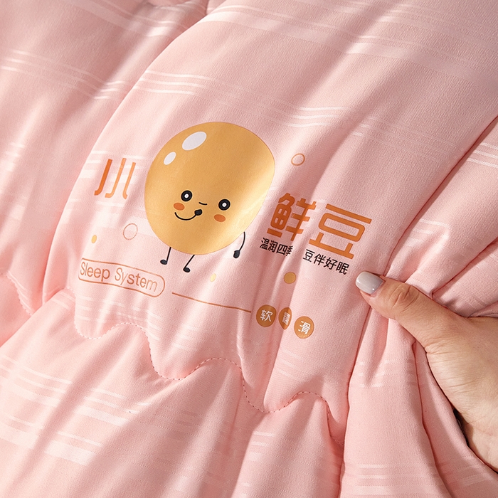 91家纺网 家纺一手货源 找家纺 莱欧纳家纺 2026新款贡缎提花大豆拉链式子母被 粉色