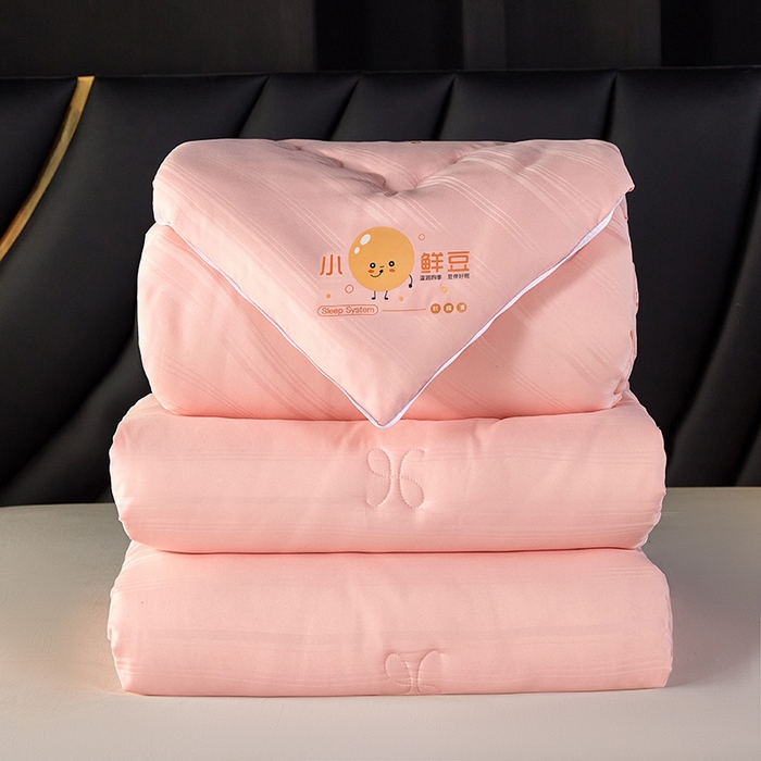 91家纺网 家纺一手货源 找家纺 莱欧纳家纺 2026新款贡缎提花大豆拉链式子母被 粉色