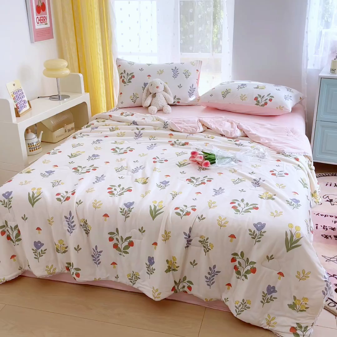 91家纺网 家纺一手货源 找家纺 默忆 2026新款A类母婴级针织棉大豆云朵被子被芯夏被空调被春秋冬被四季被 萌音草莓