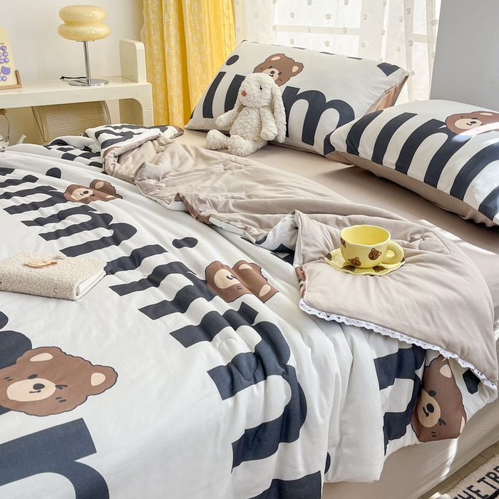 91家纺网 家纺一手货源 找家纺 默忆 2026新款A类母婴级针织棉大豆云朵被子被芯夏被空调被春秋冬被四季被 字母熊