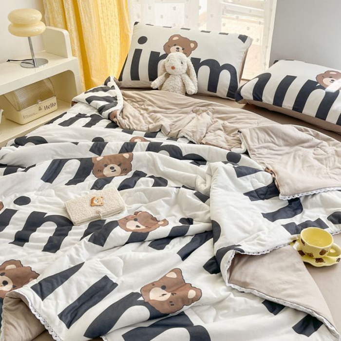 91家纺网 家纺一手货源 找家纺 默忆 2026新款A类母婴级针织棉大豆云朵被子被芯夏被空调被春秋冬被四季被 字母熊