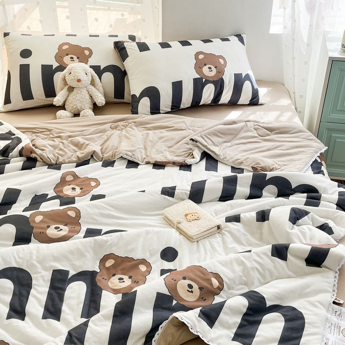 91家纺网 家纺一手货源 找家纺 默忆 2026新款A类母婴级针织棉大豆云朵被子被芯夏被空调被春秋冬被四季被 字母熊