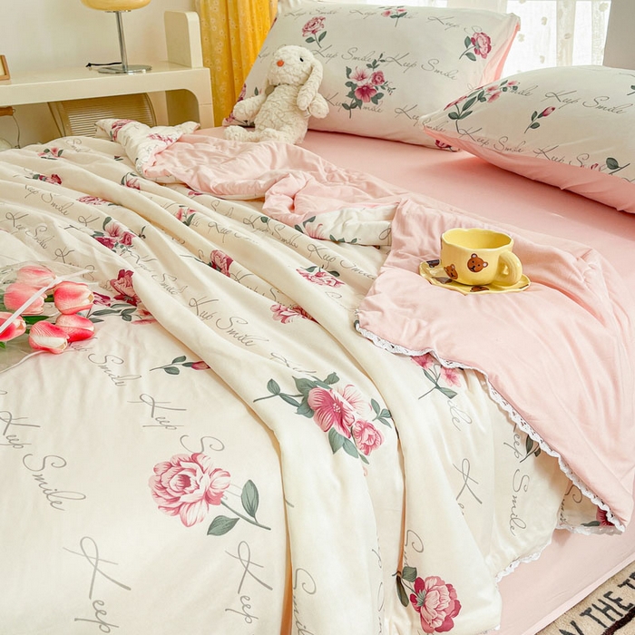 91家纺网 家纺一手货源 找家纺 默忆 2026新款A类母婴级针织棉大豆云朵被子被芯夏被空调被春秋冬被四季被 花语