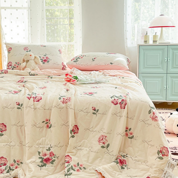 91家纺网 家纺一手货源 找家纺 默忆 2026新款A类母婴级针织棉大豆云朵被子被芯夏被空调被春秋冬被四季被 花语