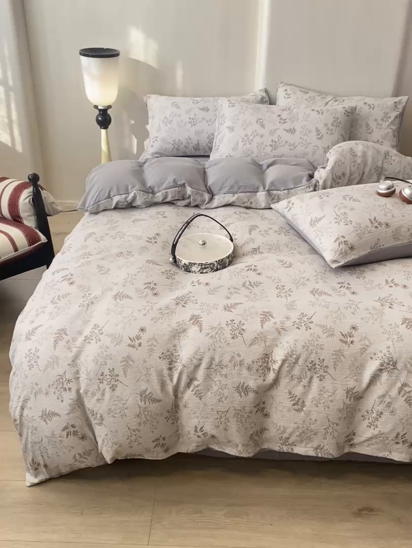 91家纺网 家纺一手货源 找家纺 红日子纺织品 2026春夏新款云感复古皱皱纱四件套 摇曳-灰