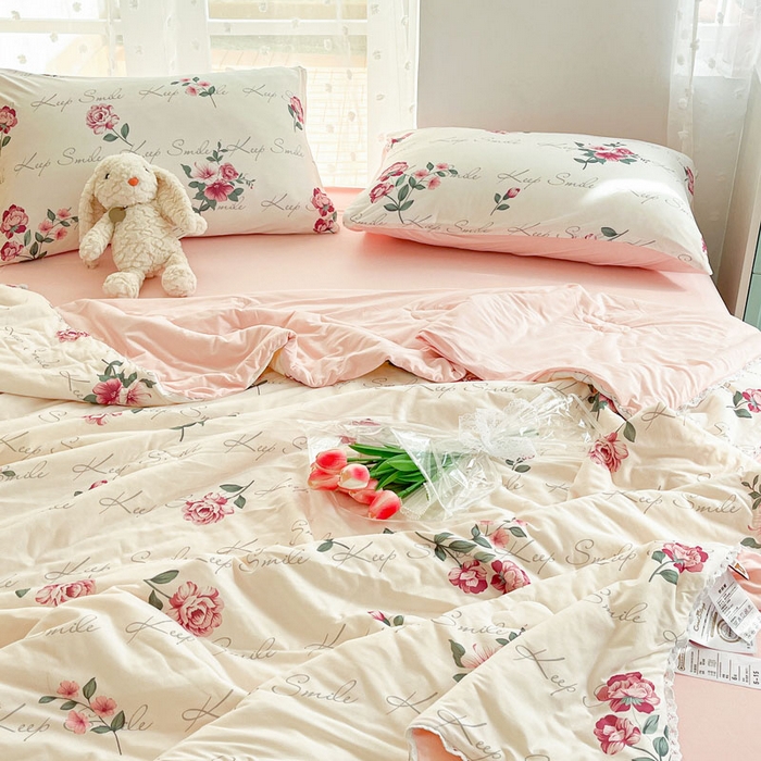 91家纺网 家纺一手货源 找家纺 默忆 2026新款A类母婴级针织棉大豆云朵被子被芯夏被空调被春秋冬被四季被 花语