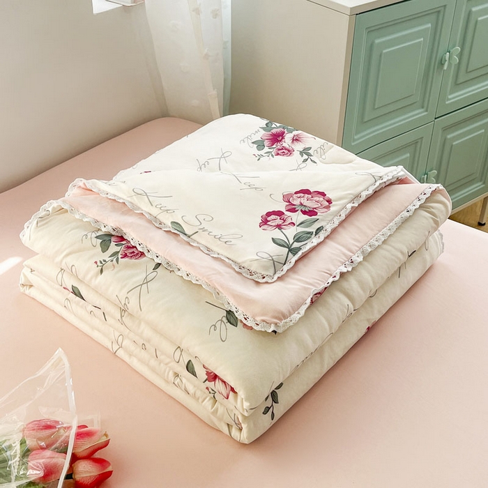 91家纺网 家纺一手货源 找家纺 默忆 2026新款A类母婴级针织棉大豆云朵被子被芯夏被空调被春秋冬被四季被 花语