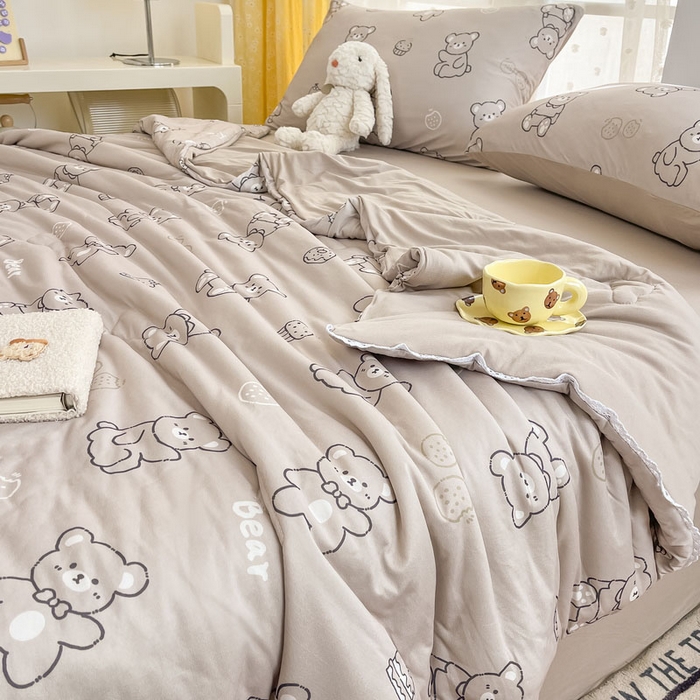 91家纺网 家纺一手货源 找家纺 默忆 2026新款A类母婴级针织棉大豆云朵被子被芯夏被空调被春秋冬被四季被 饼干熊