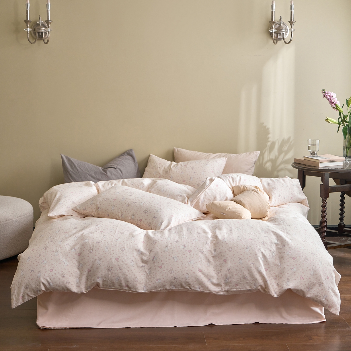 91家纺网 家纺一手货源 找家纺 洋铭区（原狠狠爱） 2026春季新款简约全棉 无边双层纱 四件套系列 比心兔兔