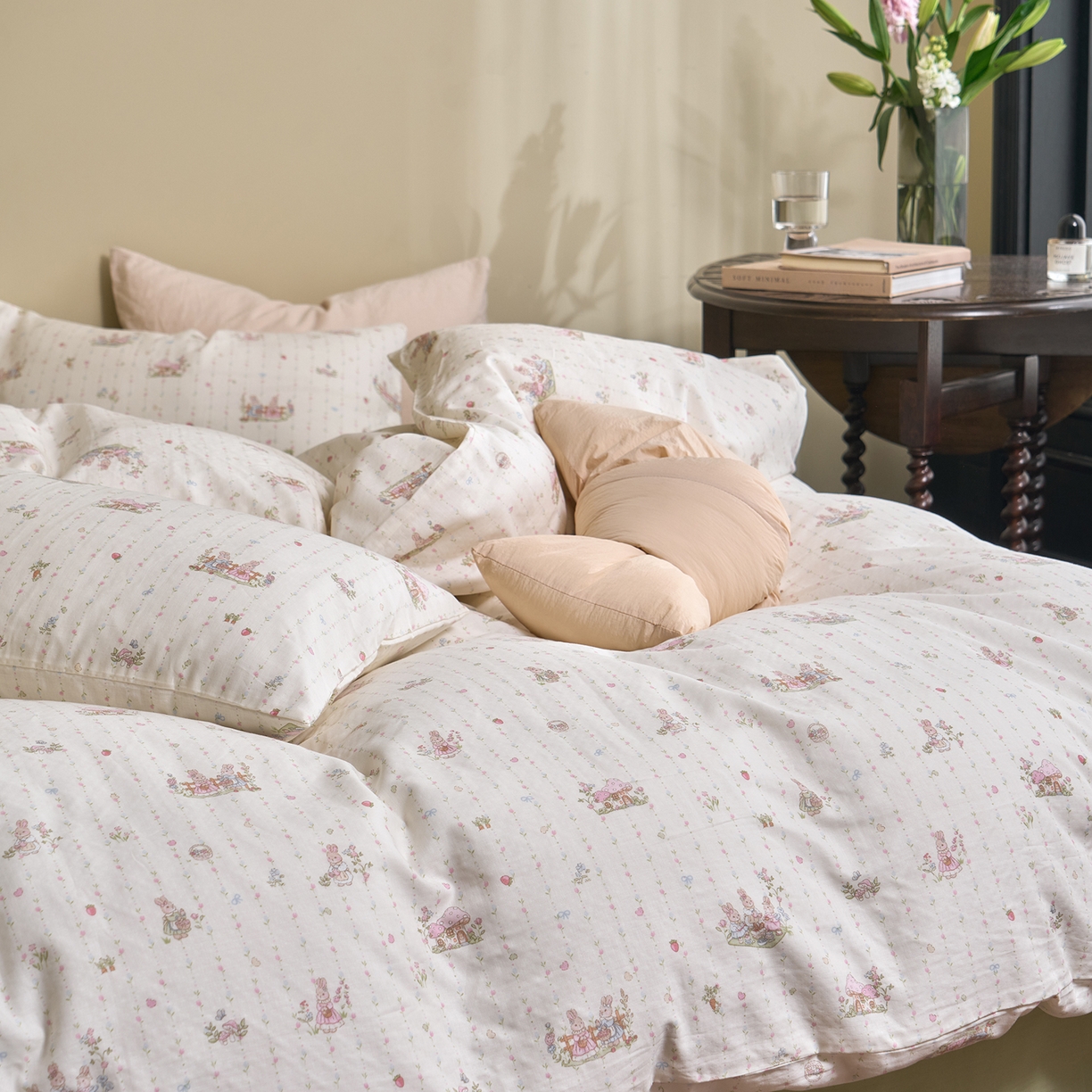 91家纺网 家纺一手货源 找家纺 洋铭区（原狠狠爱） 2026春季新款简约全棉 无边双层纱 四件套系列 采花小兔