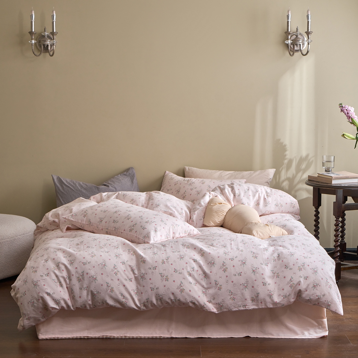 91家纺网 家纺一手货源 找家纺 洋铭区（原狠狠爱） 2026春季新款简约全棉 无边双层纱 四件套系列 草莓粉兔