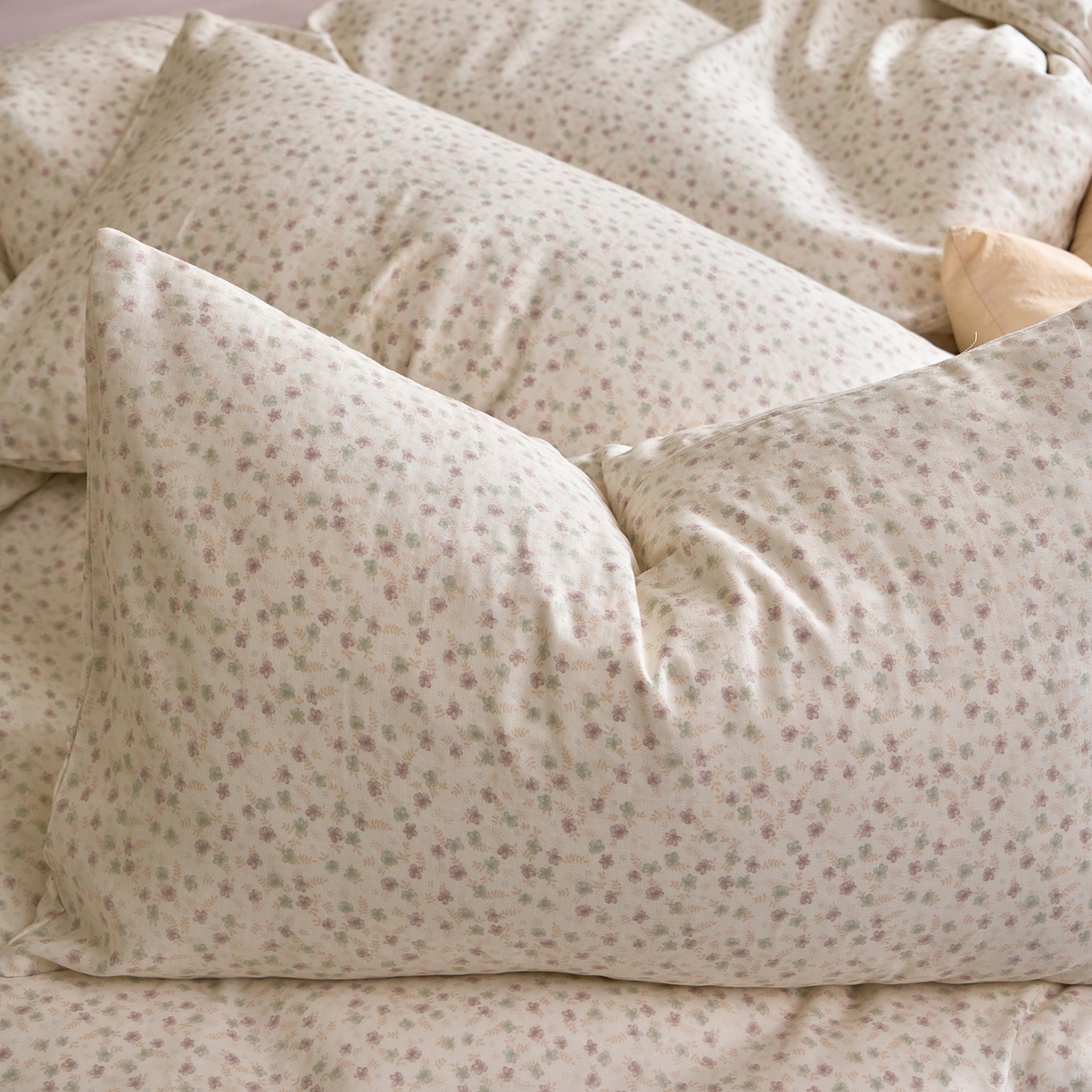 91家纺网 家纺一手货源 找家纺 洋铭区（原狠狠爱） 2026春季新款简约全棉 无边双层纱 四件套系列 春色绿意