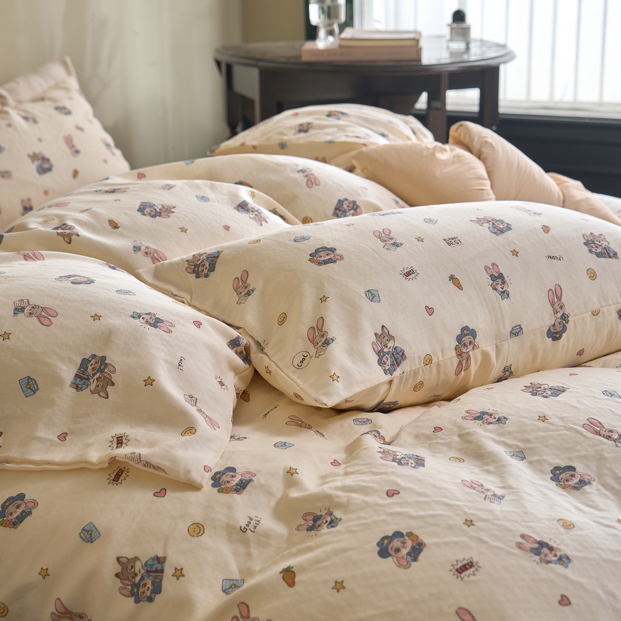 91家纺网 家纺一手货源 找家纺 洋铭区（原狠狠爱） 2026春季新款简约全棉 无边双层纱 四件套系列 疯狂小可爱