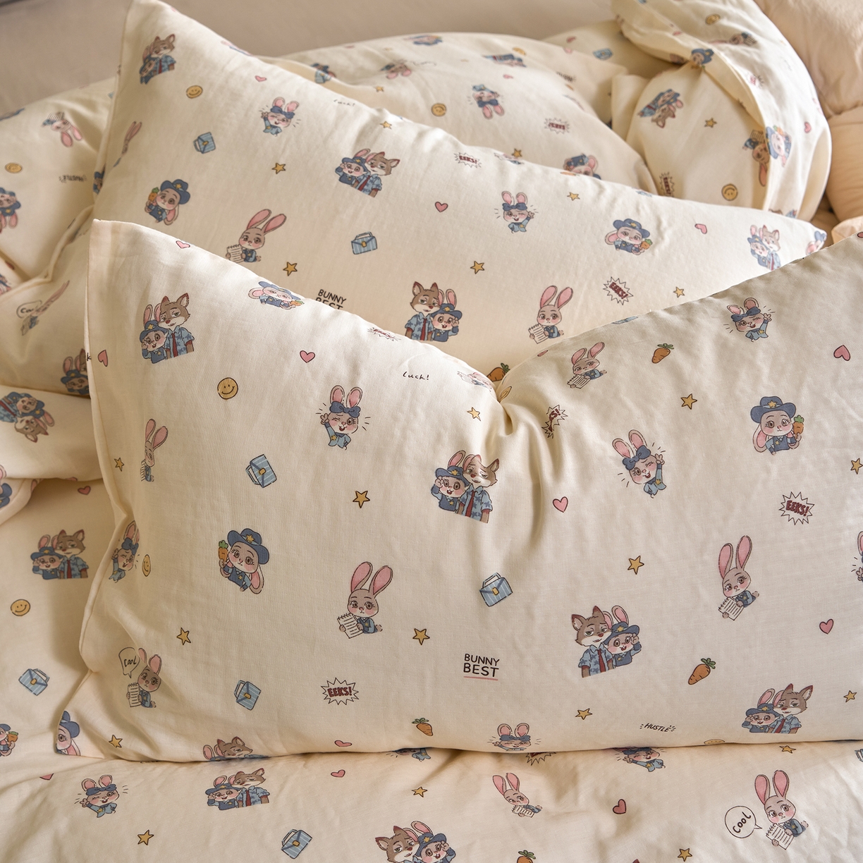 91家纺网 家纺一手货源 找家纺 洋铭区（原狠狠爱） 2026春季新款简约全棉 无边双层纱 四件套系列 疯狂小可爱