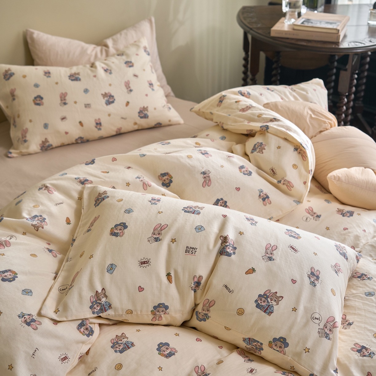 91家纺网 家纺一手货源 找家纺 洋铭区（原狠狠爱） 2026春季新款简约全棉 无边双层纱 四件套系列 疯狂小可爱