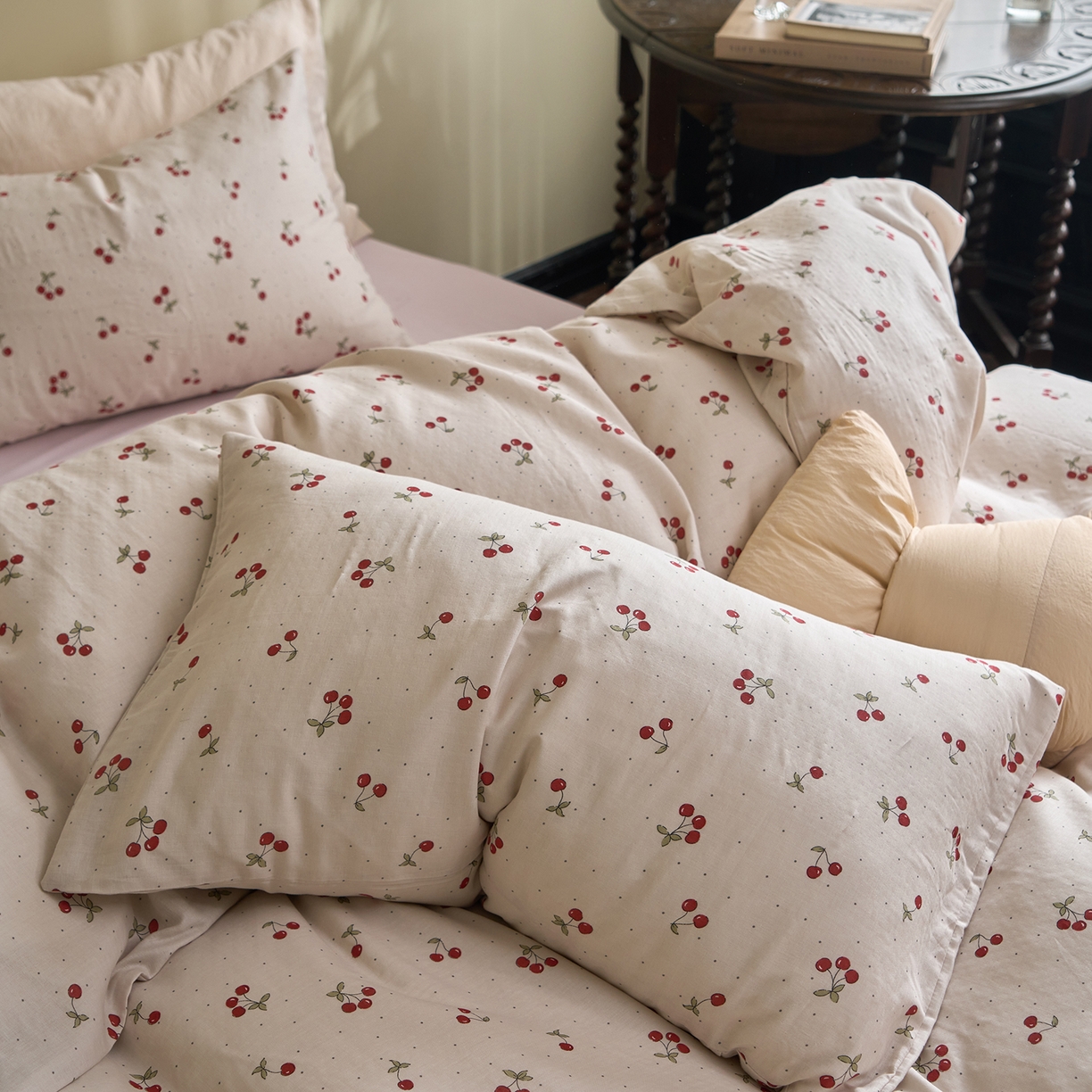 91家纺网 家纺一手货源 找家纺 洋铭区（原狠狠爱） 2026春季新款简约全棉 无边双层纱 四件套系列 红果果