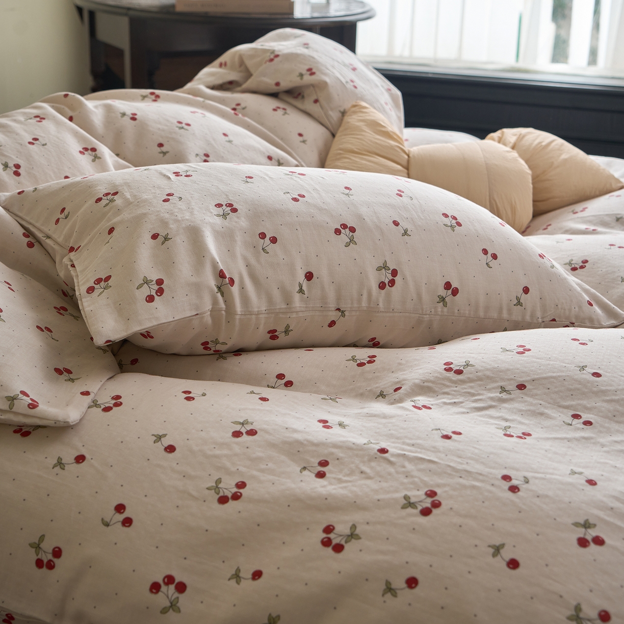 91家纺网 家纺一手货源 找家纺 洋铭区（原狠狠爱） 2026春季新款简约全棉 无边双层纱 四件套系列 红果果