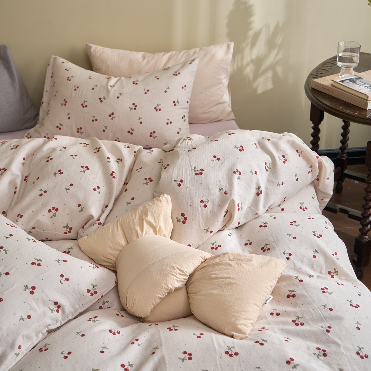 91家纺网 家纺一手货源 找家纺 洋铭区（原狠狠爱） 2026春季新款简约全棉 无边双层纱 四件套系列 红果果