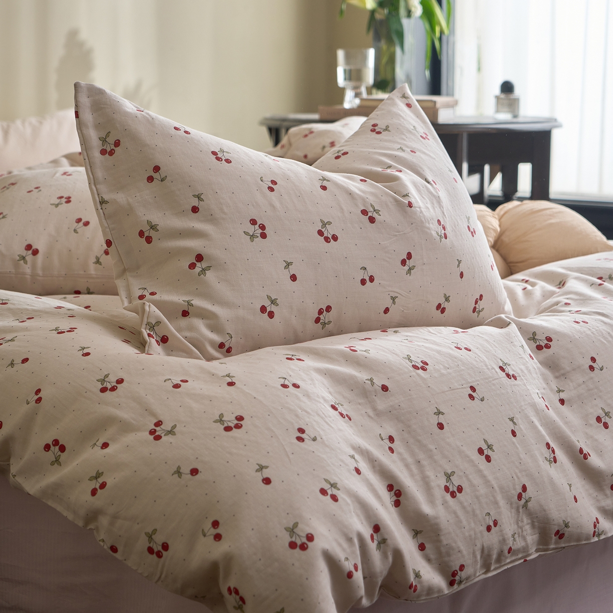 91家纺网 家纺一手货源 找家纺 洋铭区（原狠狠爱） 2026春季新款简约全棉 无边双层纱 四件套系列 红果果