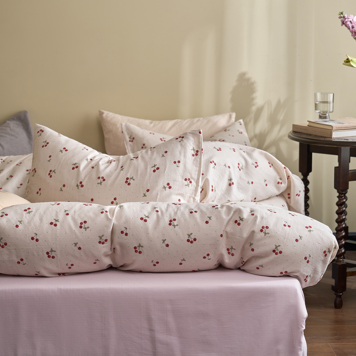 91家纺网 家纺一手货源 找家纺 洋铭区（原狠狠爱） 2026春季新款简约全棉 无边双层纱 四件套系列 红果果