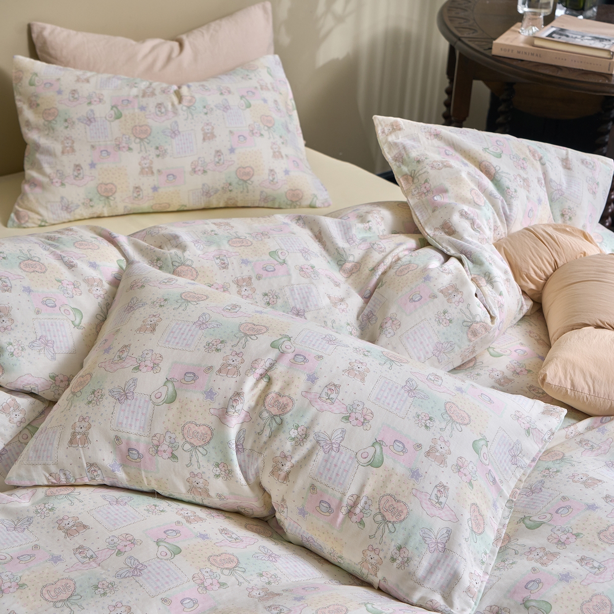 91家纺网 家纺一手货源 找家纺 洋铭区（原狠狠爱） 2026春季新款简约全棉 无边双层纱 四件套系列 蝴蝶花开