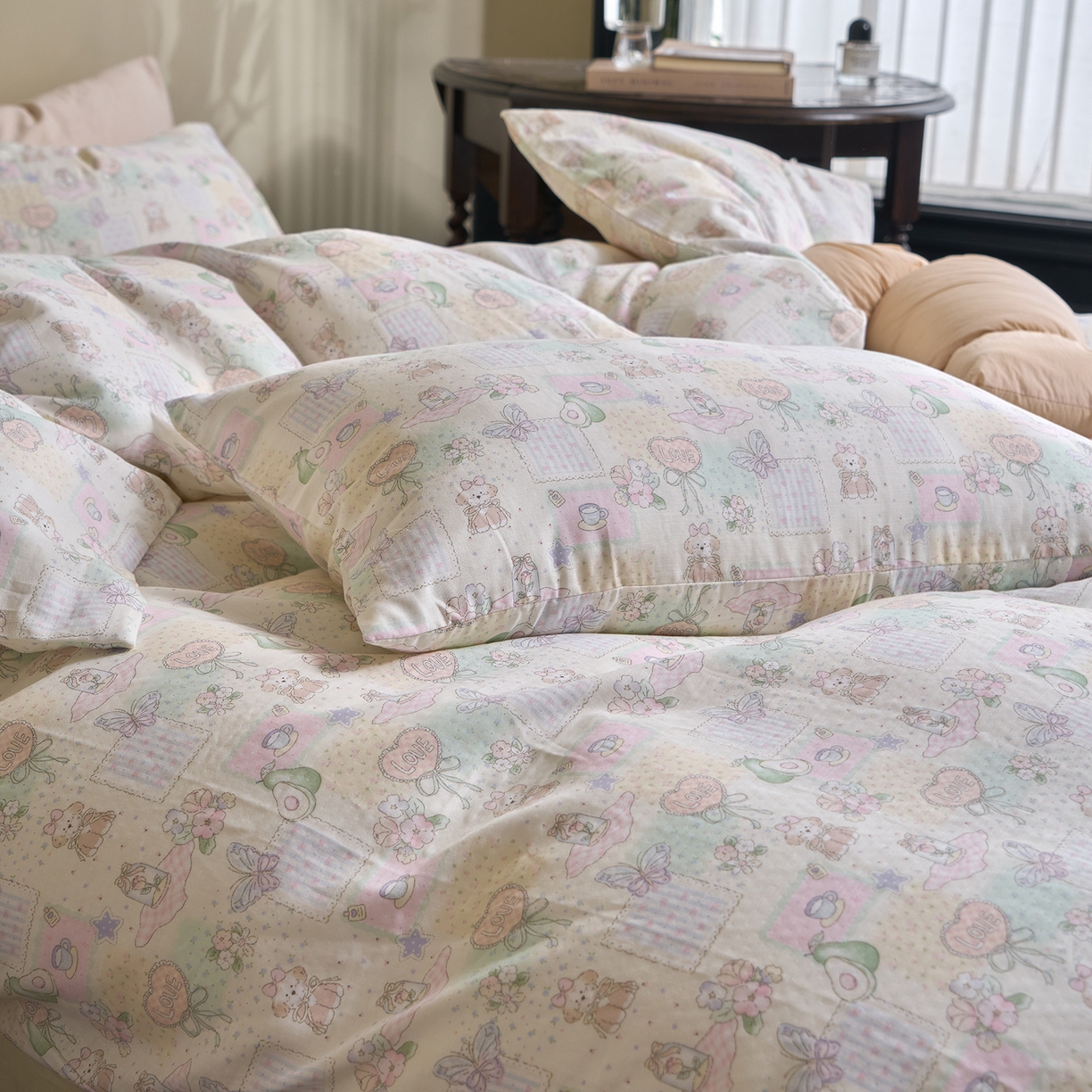 91家纺网 家纺一手货源 找家纺 洋铭区（原狠狠爱） 2026春季新款简约全棉 无边双层纱 四件套系列 蝴蝶花开