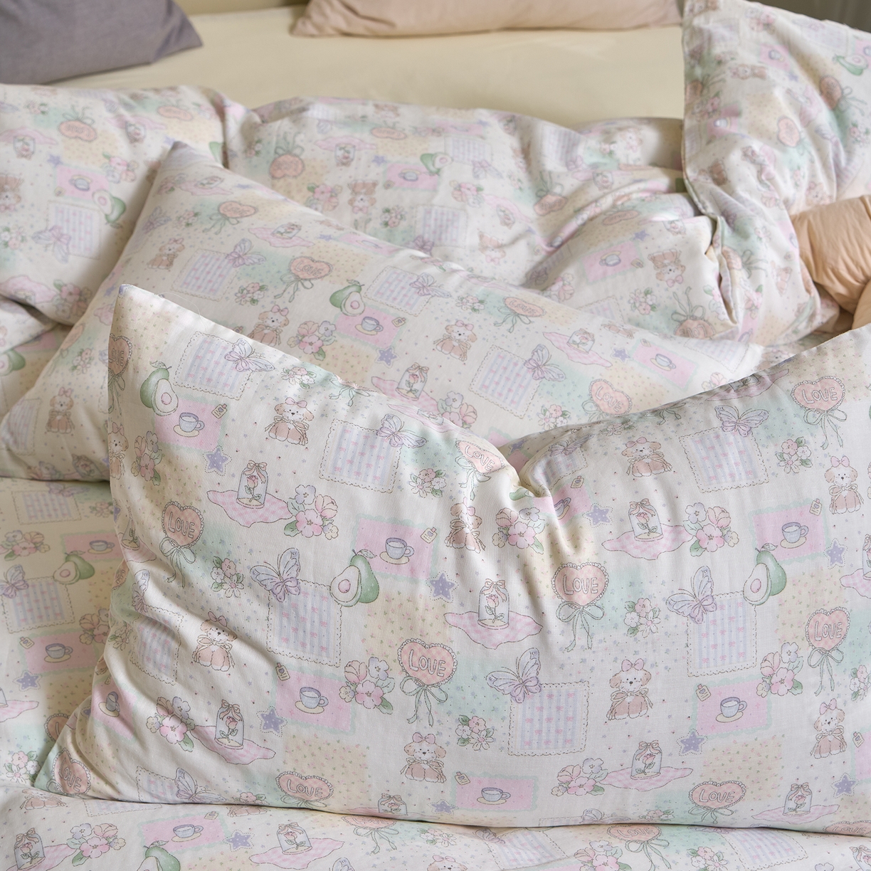 91家纺网 家纺一手货源 找家纺 洋铭区（原狠狠爱） 2026春季新款简约全棉 无边双层纱 四件套系列 蝴蝶花开