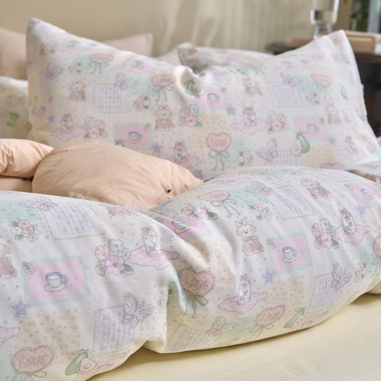 91家纺网 家纺一手货源 找家纺 洋铭区（原狠狠爱） 2026春季新款简约全棉 无边双层纱 四件套系列 蝴蝶花开