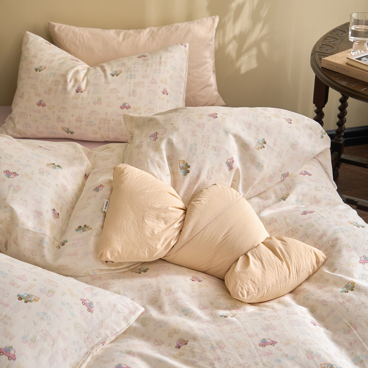 91家纺网 家纺一手货源 找家纺 洋铭区（原狠狠爱） 2026春季新款简约全棉 无边双层纱 四件套系列 卡卡小汽车