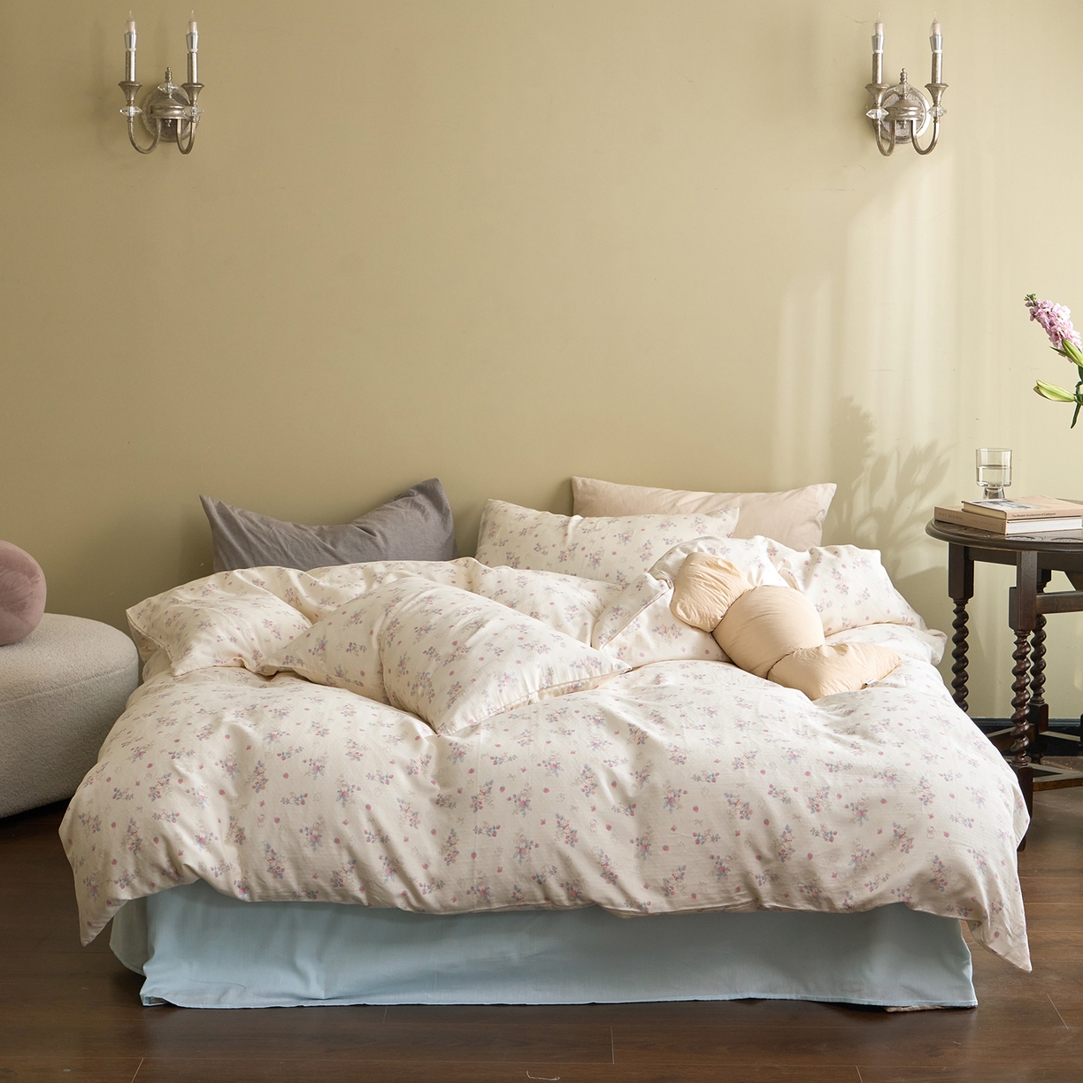 91家纺网 家纺一手货源 找家纺 洋铭区（原狠狠爱） 2026春季新款简约全棉 无边双层纱 四件套系列 蓝莓粉兔