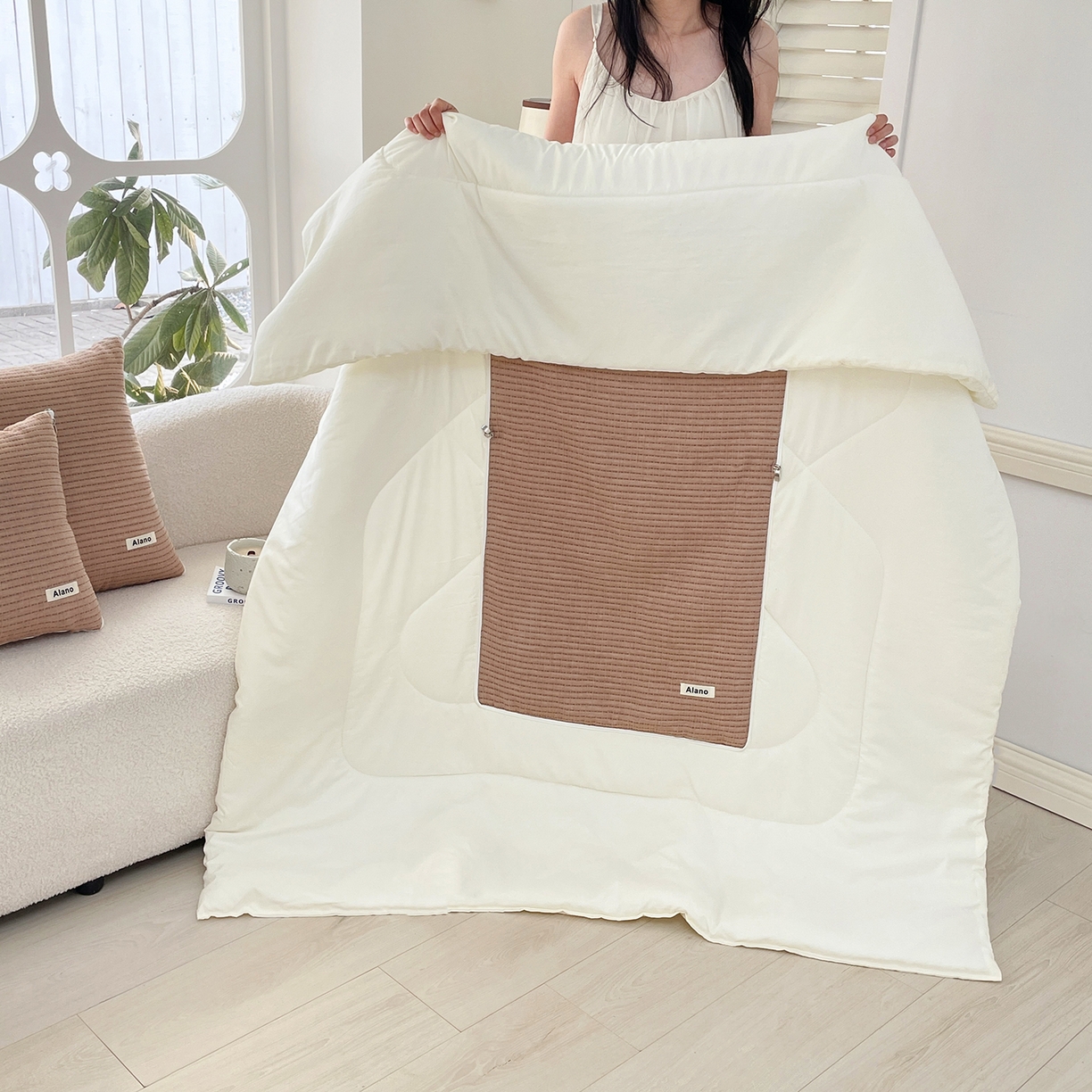 91家纺网 家纺一手货源 找家纺 番茄+ 2026新款春夏色织全棉极简主义抱枕被 深咖