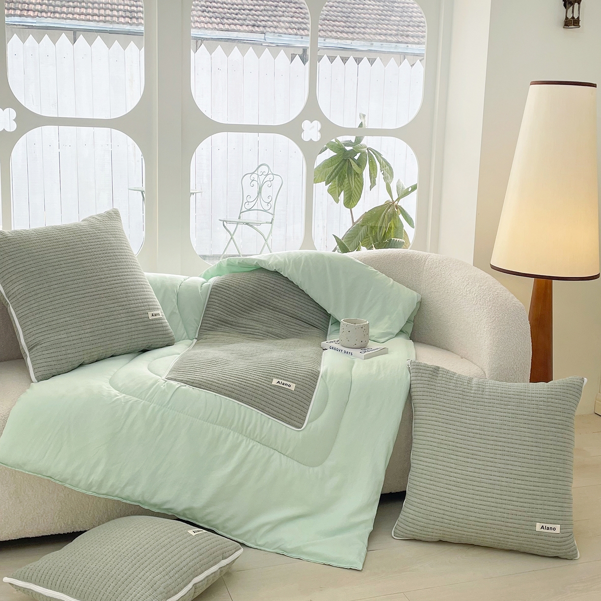 91家纺网 家纺一手货源 找家纺 番茄+ 2026新款春夏色织全棉极简主义抱枕被 鼠尾草绿