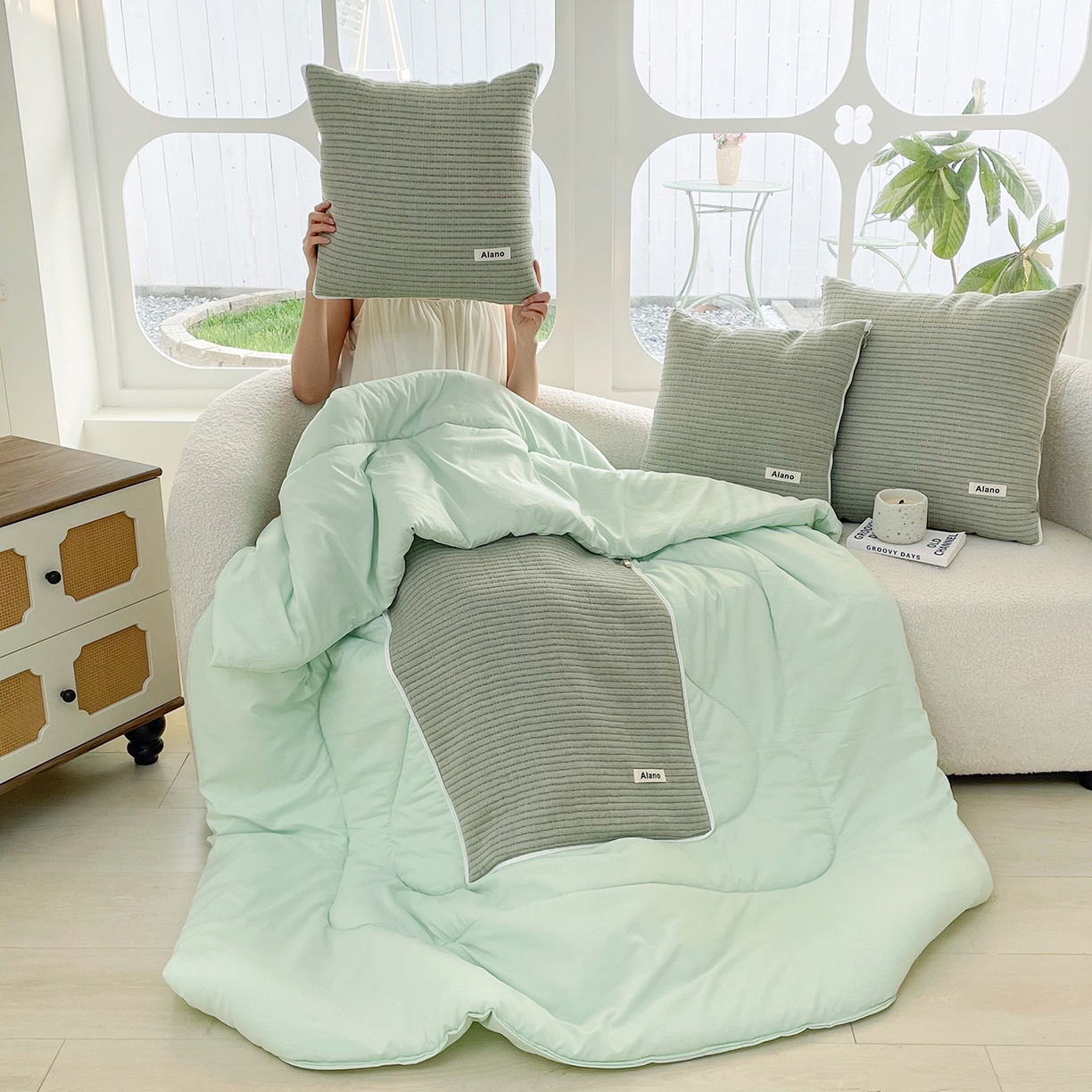 91家纺网 家纺一手货源 找家纺 番茄+ 2026新款春夏色织全棉极简主义抱枕被 鼠尾草绿