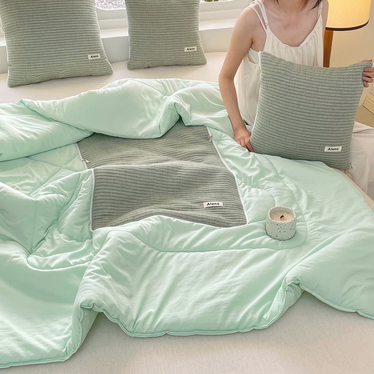 91家纺网 家纺一手货源 找家纺 番茄+ 2026新款春夏色织全棉极简主义抱枕被 鼠尾草绿