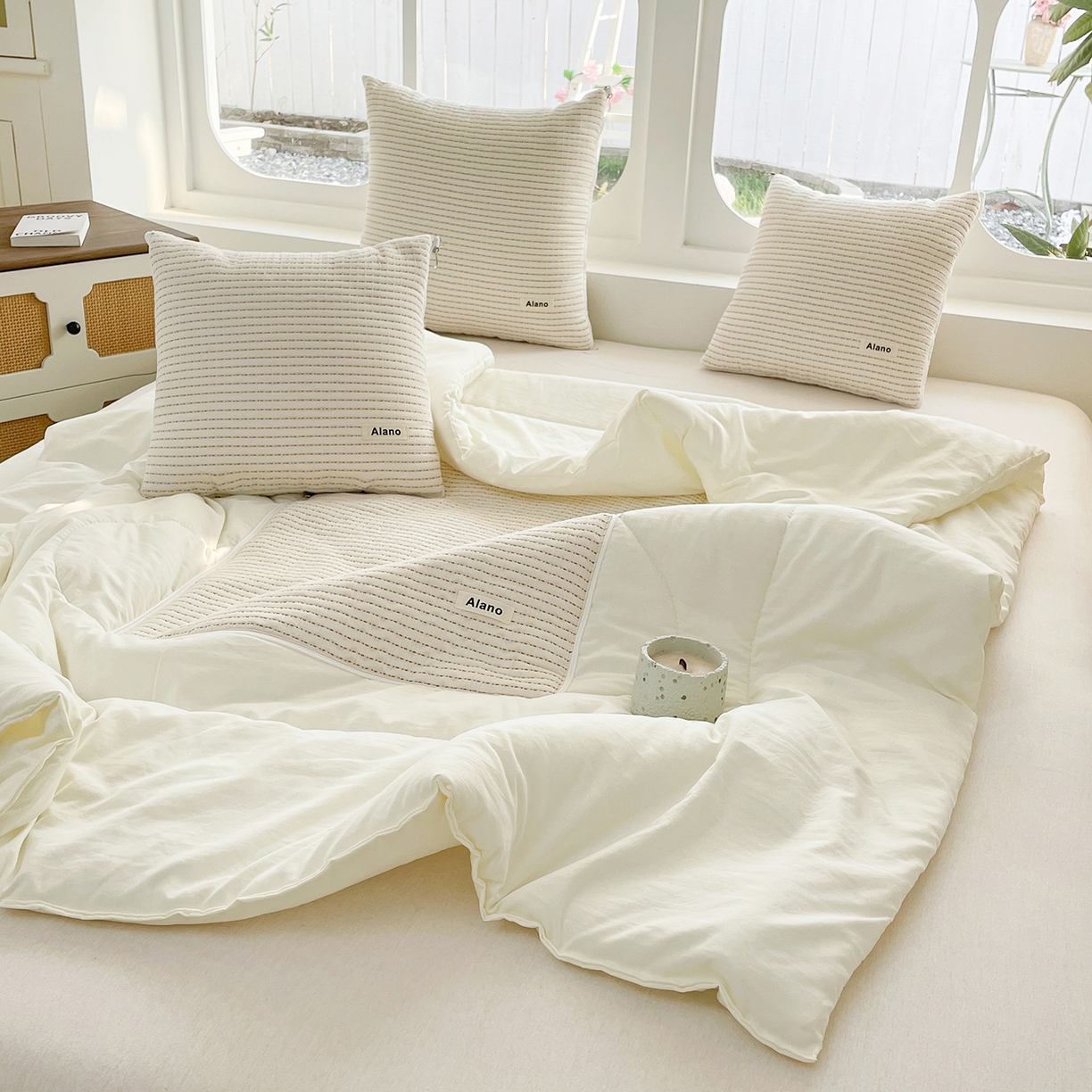 91家纺网 家纺一手货源 找家纺 番茄+ 2026新款春夏色织全棉极简主义抱枕被 冰淇淋色